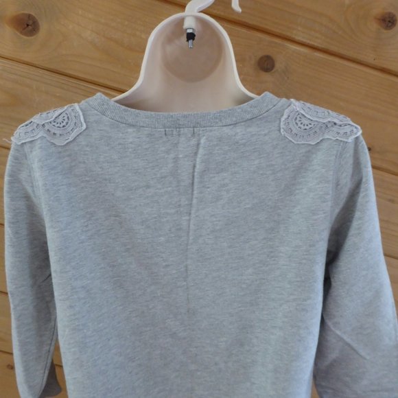 hinge Gray Floral Lace on Shoulder 3/4 Sleeve Crop Top 100% Cotton Sweatshirt S - Picture 7 of 9
